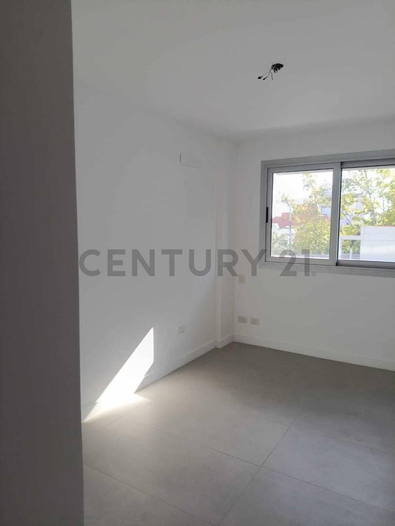 Venta 4 Amb. con Cochera en V. Devoto 1