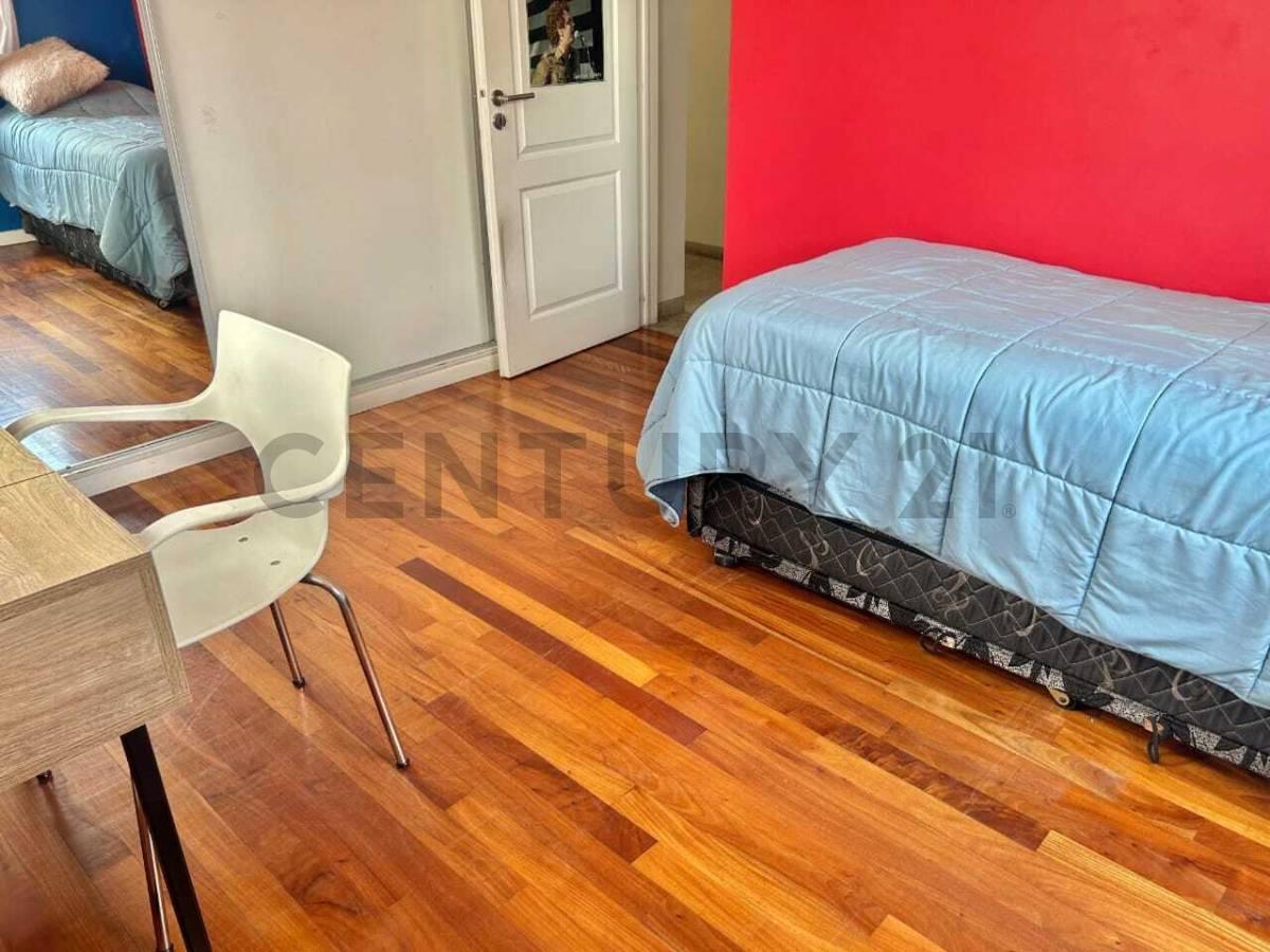 Venta Casa 4 / 5 Ambientes Flores 2 Patios Terraza Garage 2 Baños y Toilette Apto Credito 4