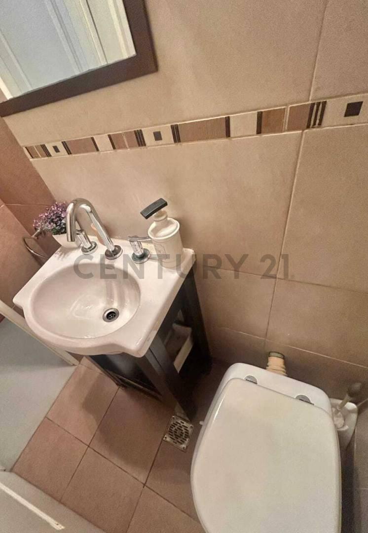 Venta Casa 4 / 5 Ambientes Flores 2 Patios Terraza Garage 2 Baños y Toilette Apto Credito 3