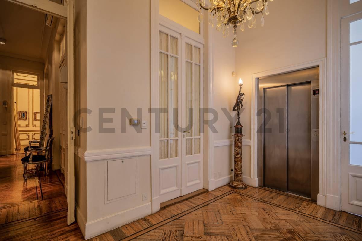 Foto de Residencia de Estilo Francés | 5 Plantas con Ascensor | Ideal Firmas de Alta Gama, imagen 3
