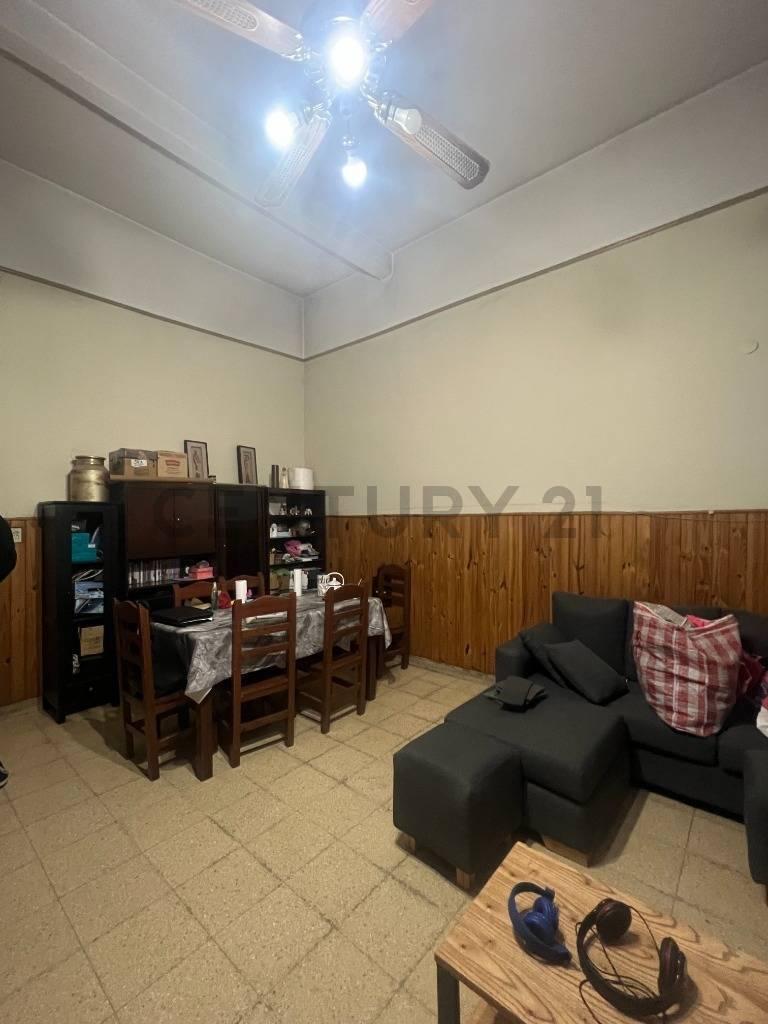 Venta PH de 3 Ambientes, Frente, Entrada Independiente. Av La Plata 2300, Nueva Pompeya, C. A. c. A. 3