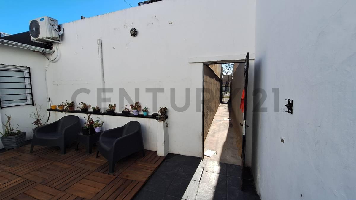 Foto de Venta de Casa 4 ambientes (tipo PH) con Patio y Terraza, Apto Crédito, imagen 2