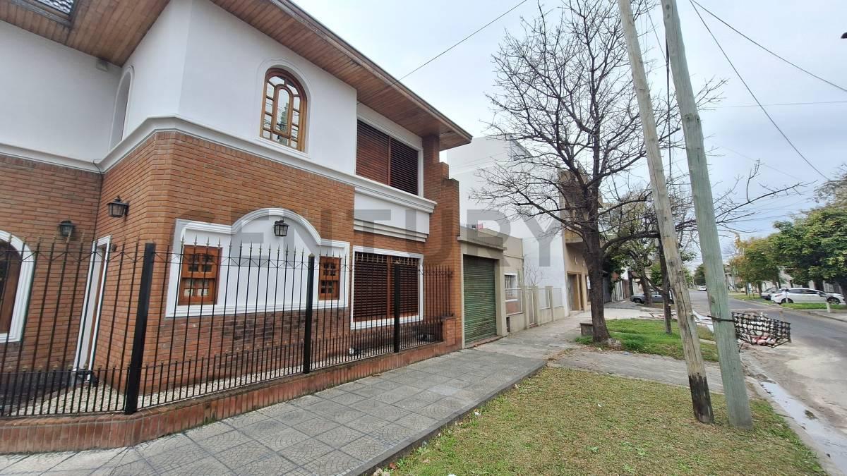 VENTA de Casa 5 Ambientes. – Gerli, Lanús Este. Apto Crédito Hipotecario!!!