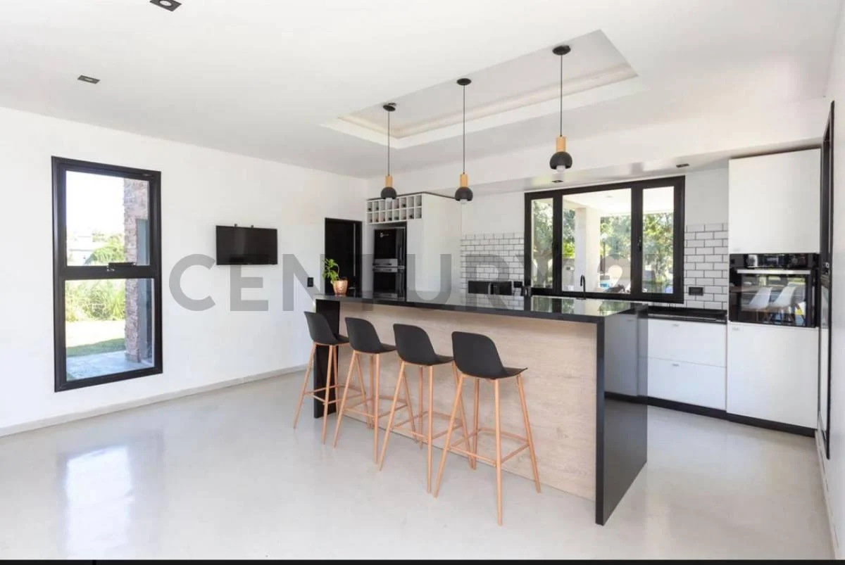Foto de VENTA/PERMUTA CASA 5 AMBIENTES EN BARRIO CERRADO "HARAS SAN PABLO", imagen 3