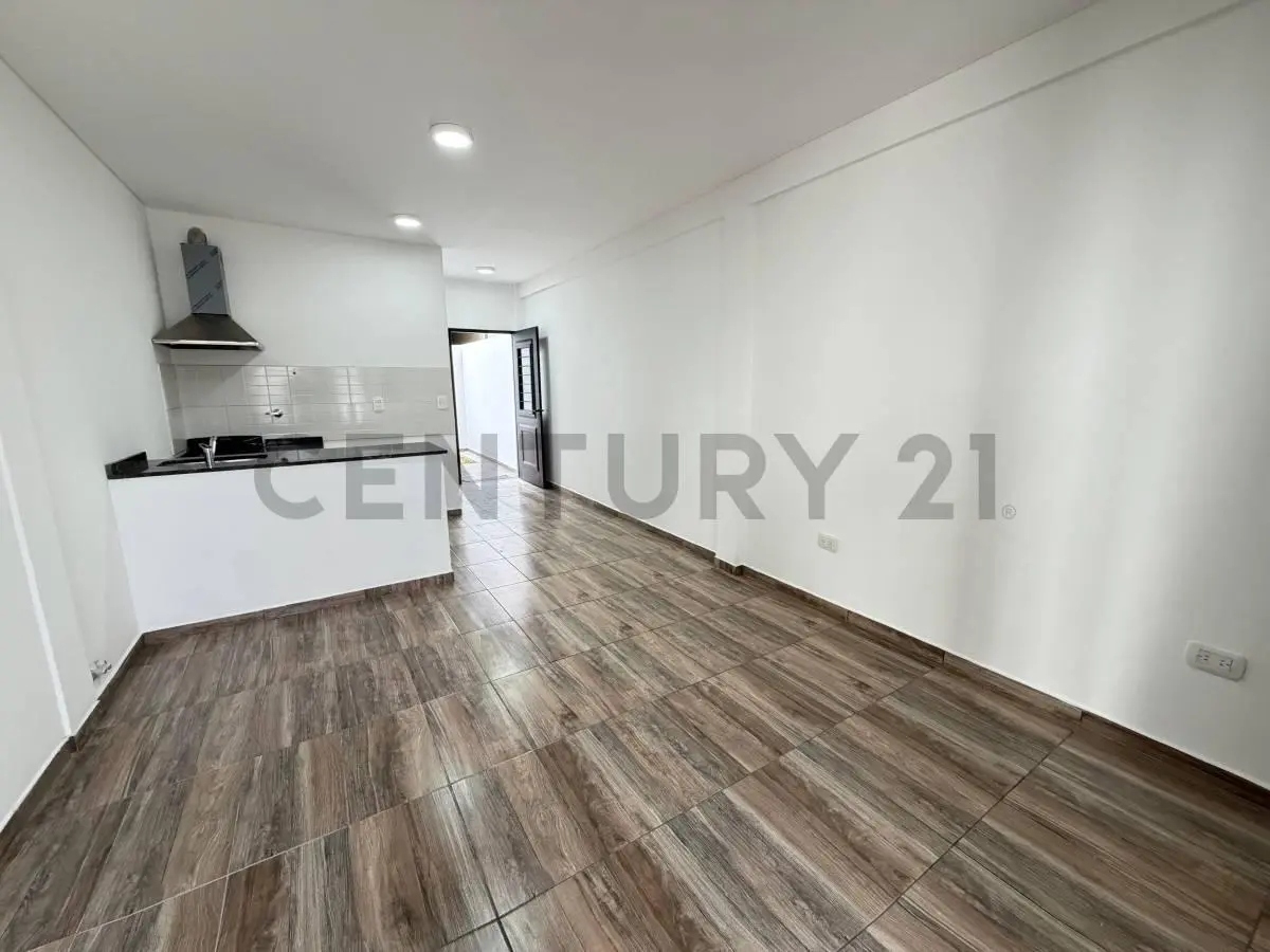 VENTA DPTO 1 AMB CON PATIO Y COCHERA EN CASEROS TRES DE FEBRERO 3