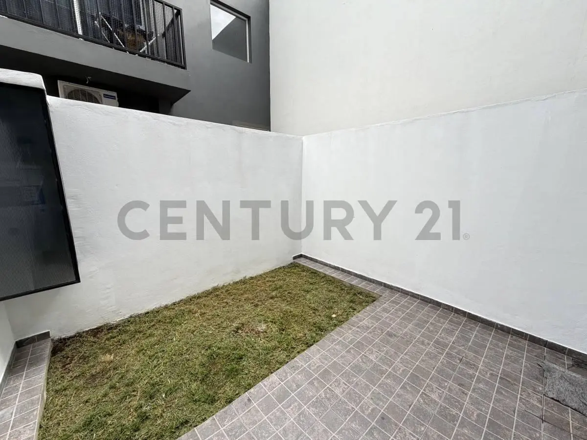 VENTA DPTO 1 AMB CON PATIO Y COCHERA EN CASEROS TRES DE FEBRERO 4