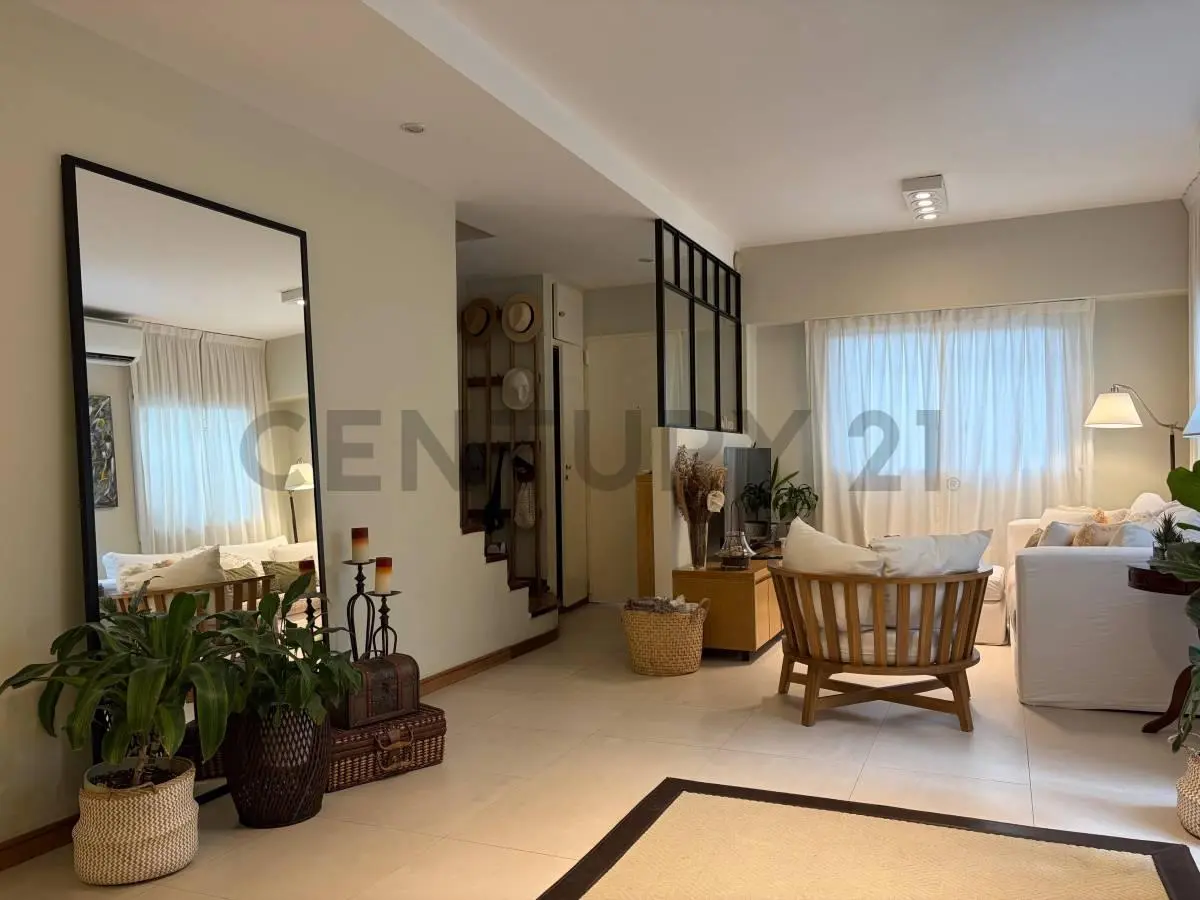 VENTA DÚPLEX 5 AMBIENTES EN FLORIDA - IMPECABLE ESTADO - SUPER LUMINOSO - COCHERA/PATIO 2