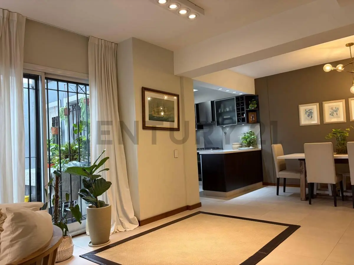 VENTA DÚPLEX 5 AMBIENTES EN FLORIDA - IMPECABLE ESTADO - SUPER LUMINOSO - COCHERA/PATIO 3