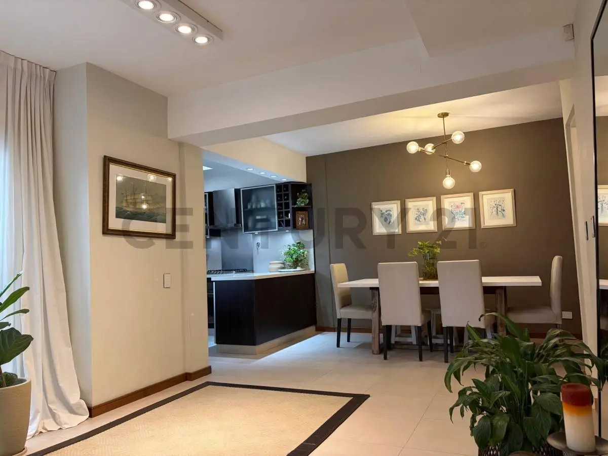VENTA DÚPLEX 5 AMBIENTES EN FLORIDA - IMPECABLE ESTADO - SUPER LUMINOSO - COCHERA/PATIO 5