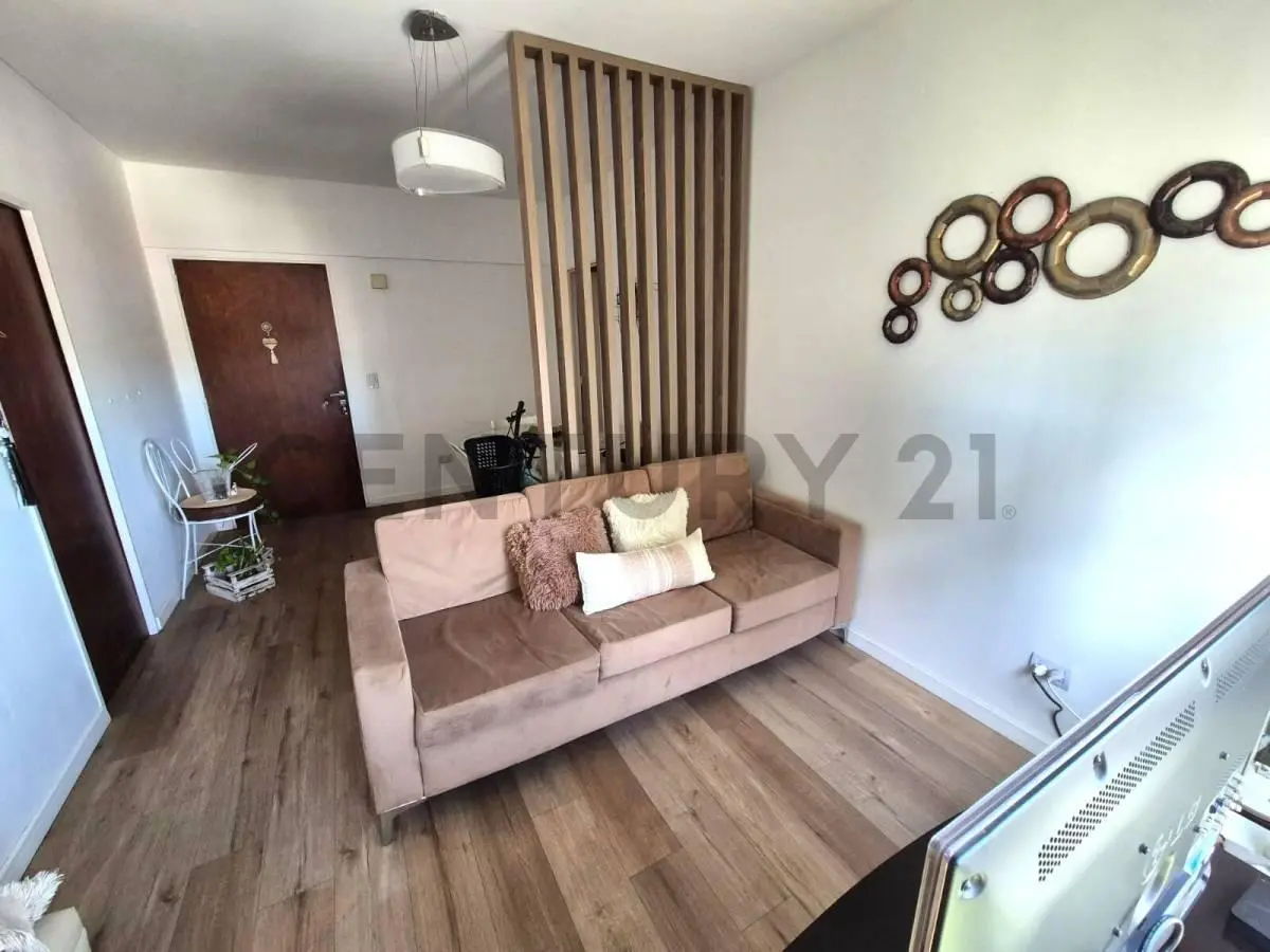 VENTA 3 AMBIENTES - PISO ALTO - MUY LUMINOSO - SOBRE AV LIBERTADOR OLIVOS 5