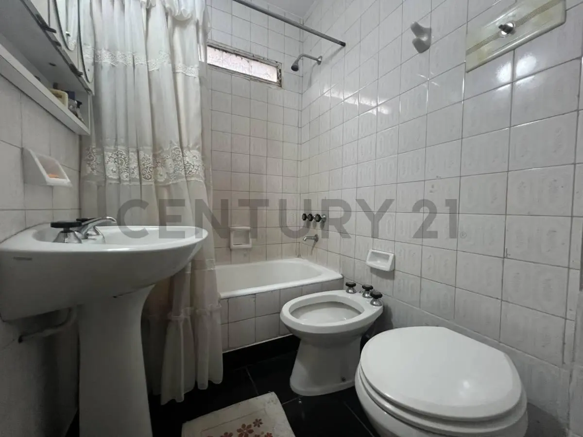 VENTA DEPARTAMENTO DOS AMBIENTES LAVADERO. CACHIMAYO 86. CABALLITO, C.A.B.A. 4