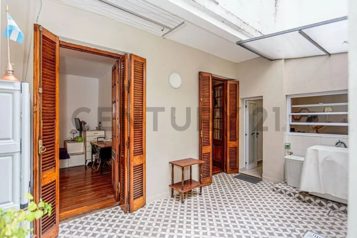 VENTA PH 4 AMBIENTES C/ PATIO -SIN EXPENSAS- RECICLADO A NUEVO - FLORESTA 3