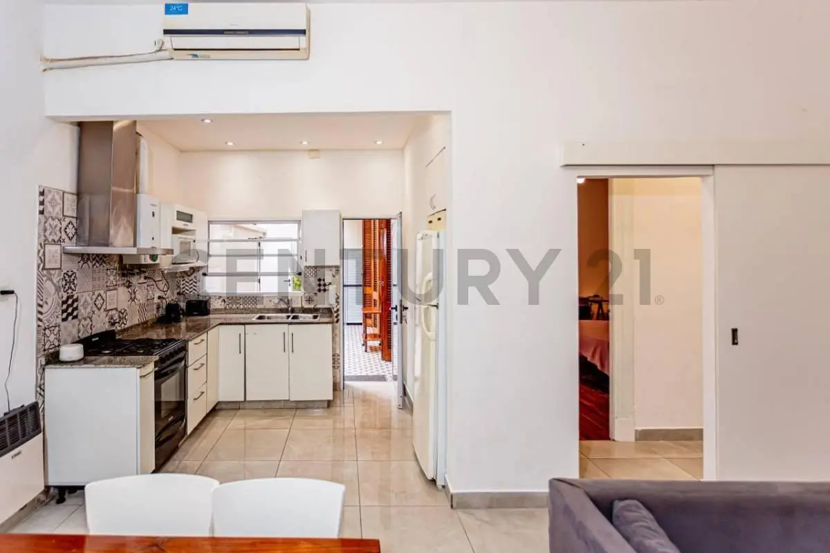 VENTA PH 4 AMBIENTES C/ PATIO -SIN EXPENSAS- RECICLADO A NUEVO - FLORESTA 4
