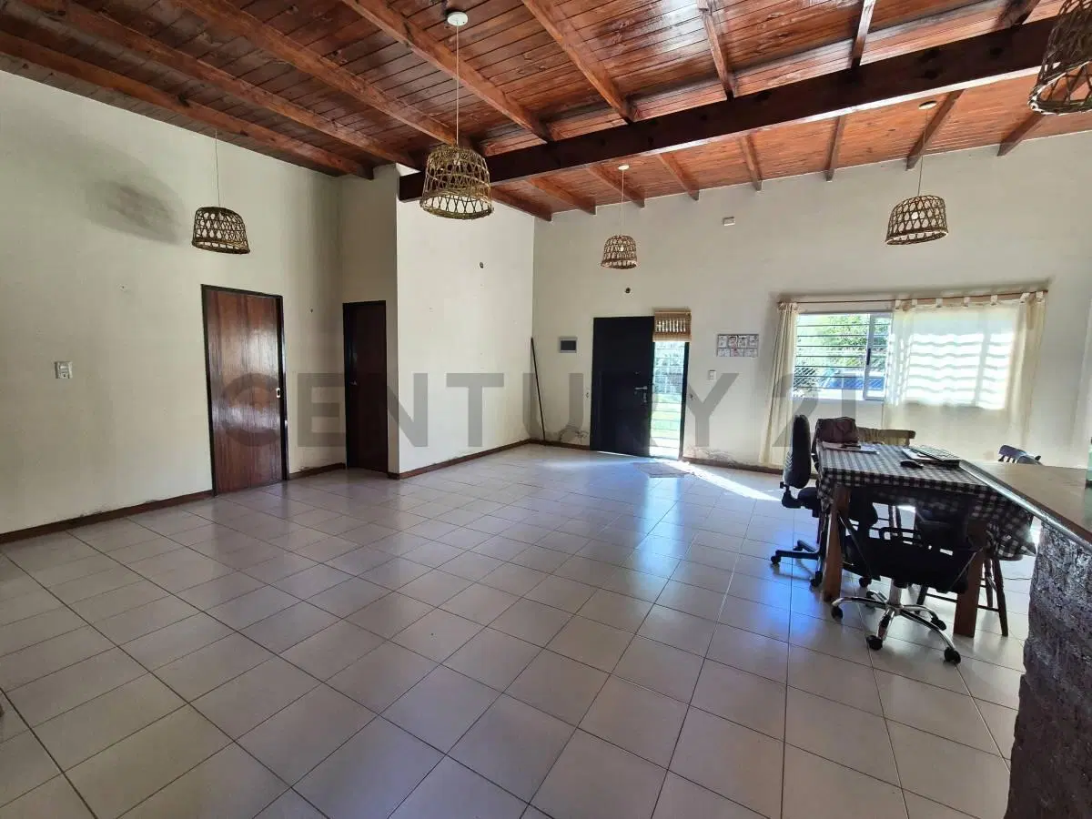 CASA CON JARDÍN Y PILETA EN LOTE PROPIO – LEVENE, CAÑUELAS 5