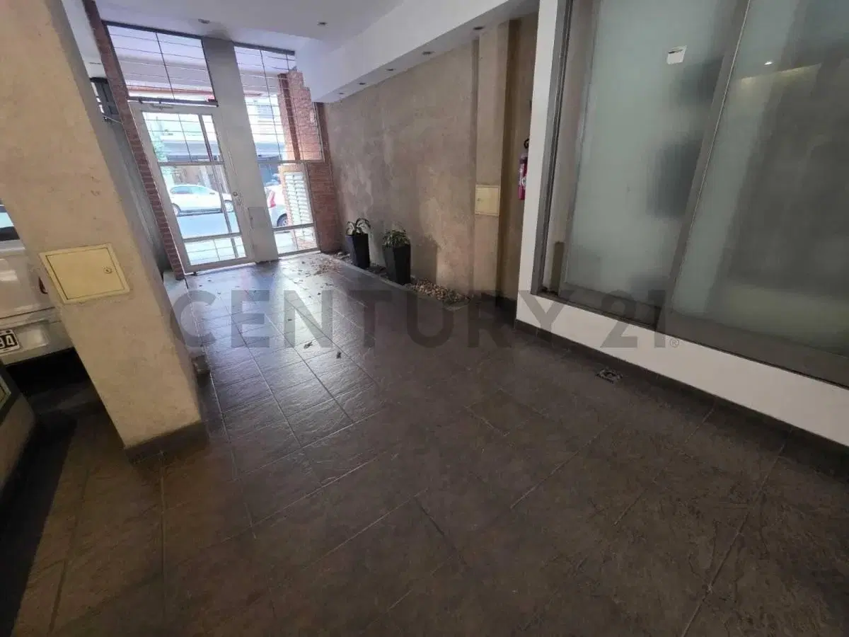 Departamento 3 Ambientes Piso Completo con Balcón Aterrazado en Almagro 2