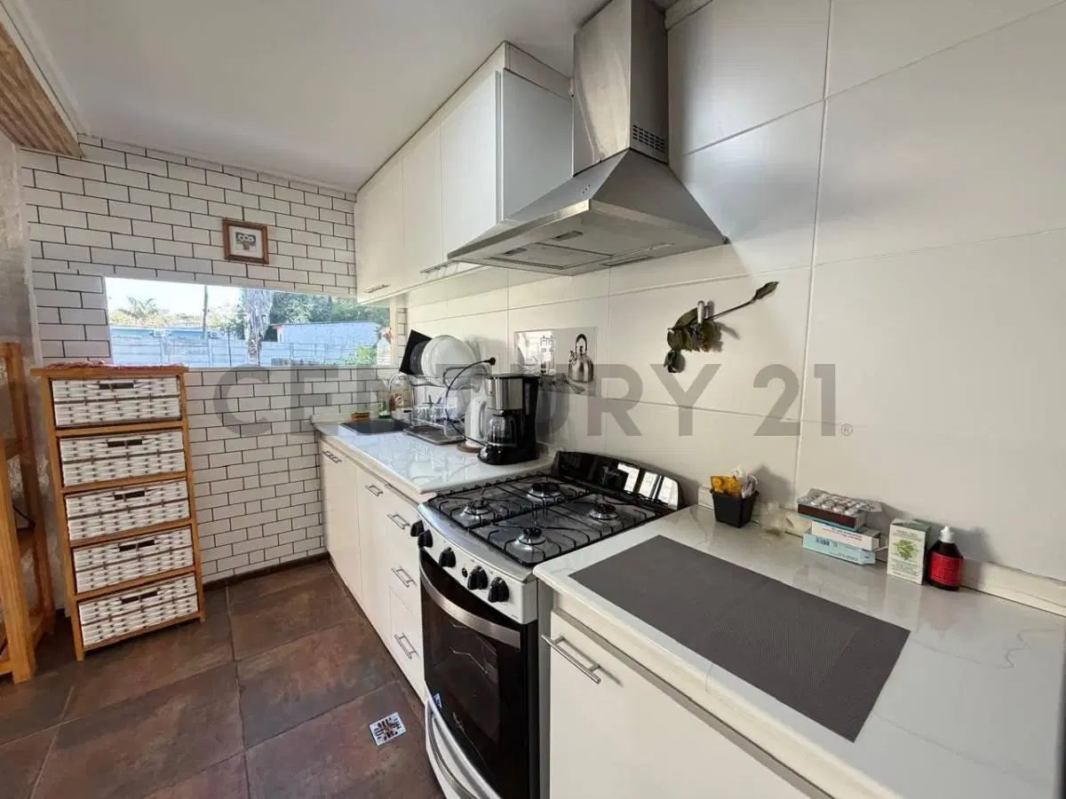VENTA CASA DE 3 AMBIENTES EN MORENO 4