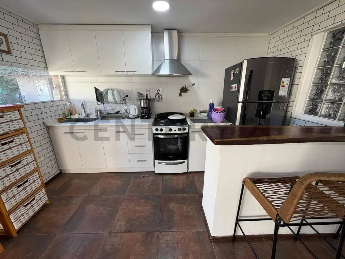 VENTA CASA DE 3 AMBIENTES EN MORENO 8