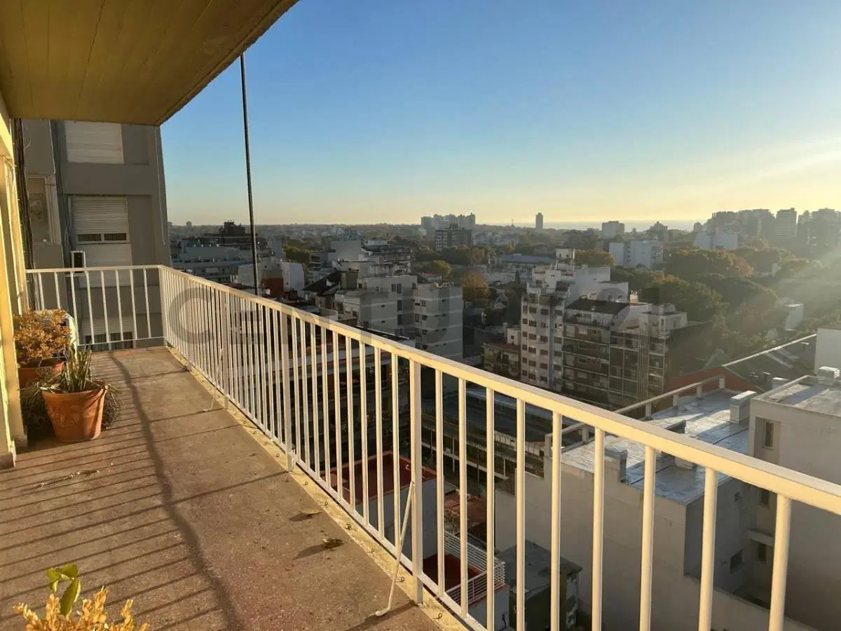 Venta Departamento 3 ambientes en Olivos 83 M2 + 13 M2 de Balcón 2