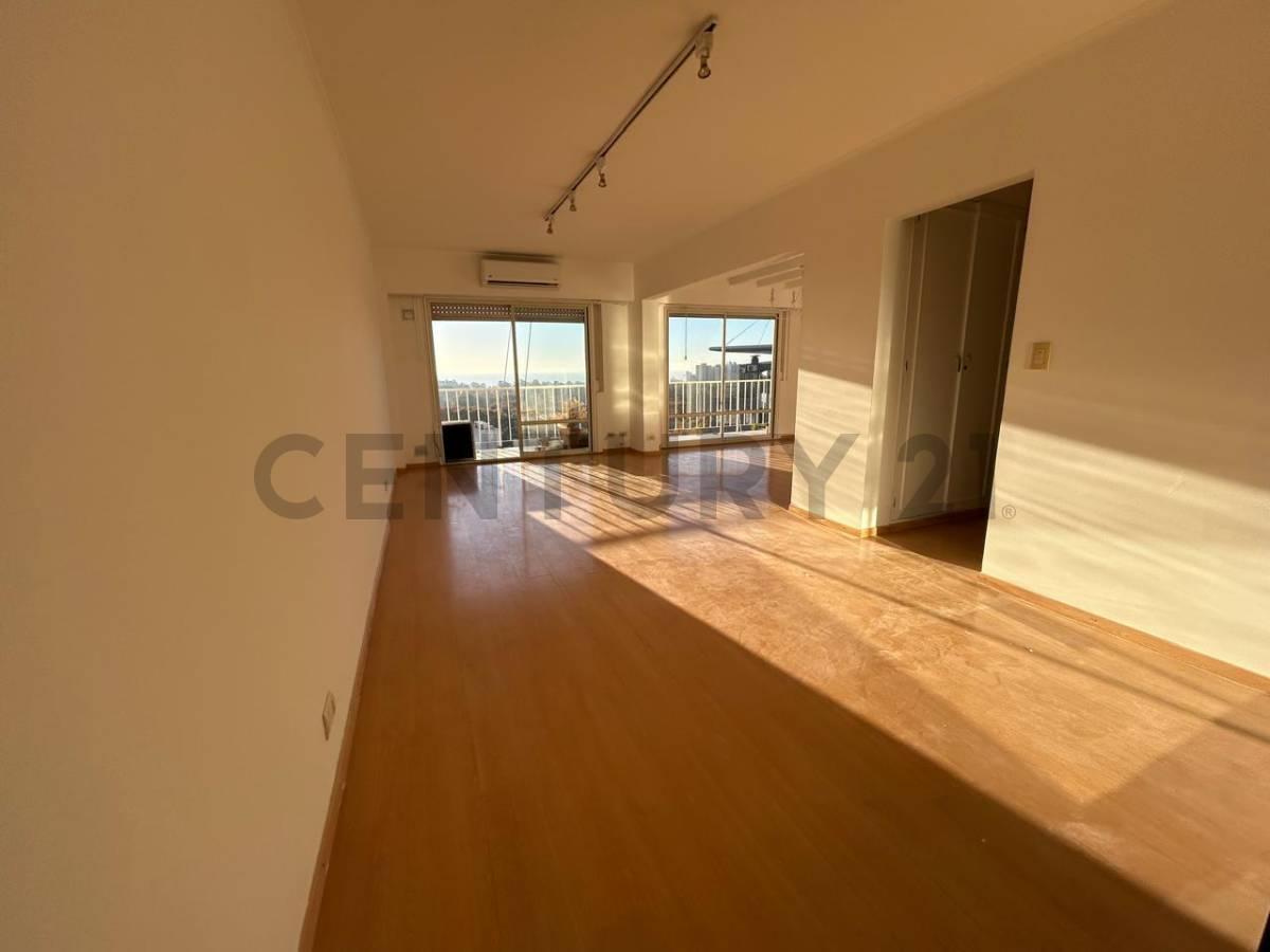Venta Departamento 3 ambientes en Olivos 83 M2 + 13 M2 de Balcón