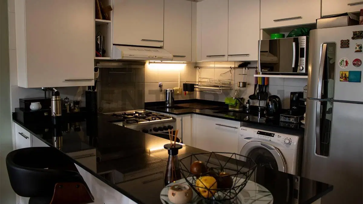 VENTA TRES AMBIENTES CON COCHERA EN VILLA URQUIZA 4