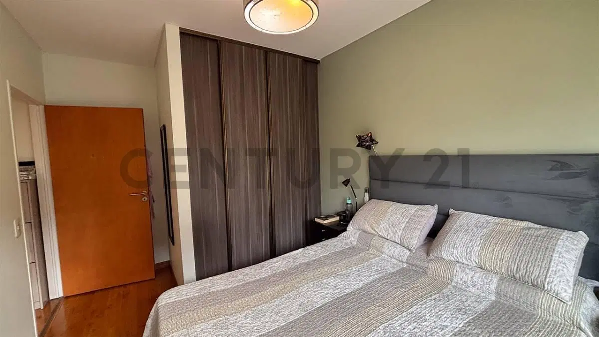 VENTA TRES AMBIENTES CON COCHERA EN VILLA URQUIZA 5