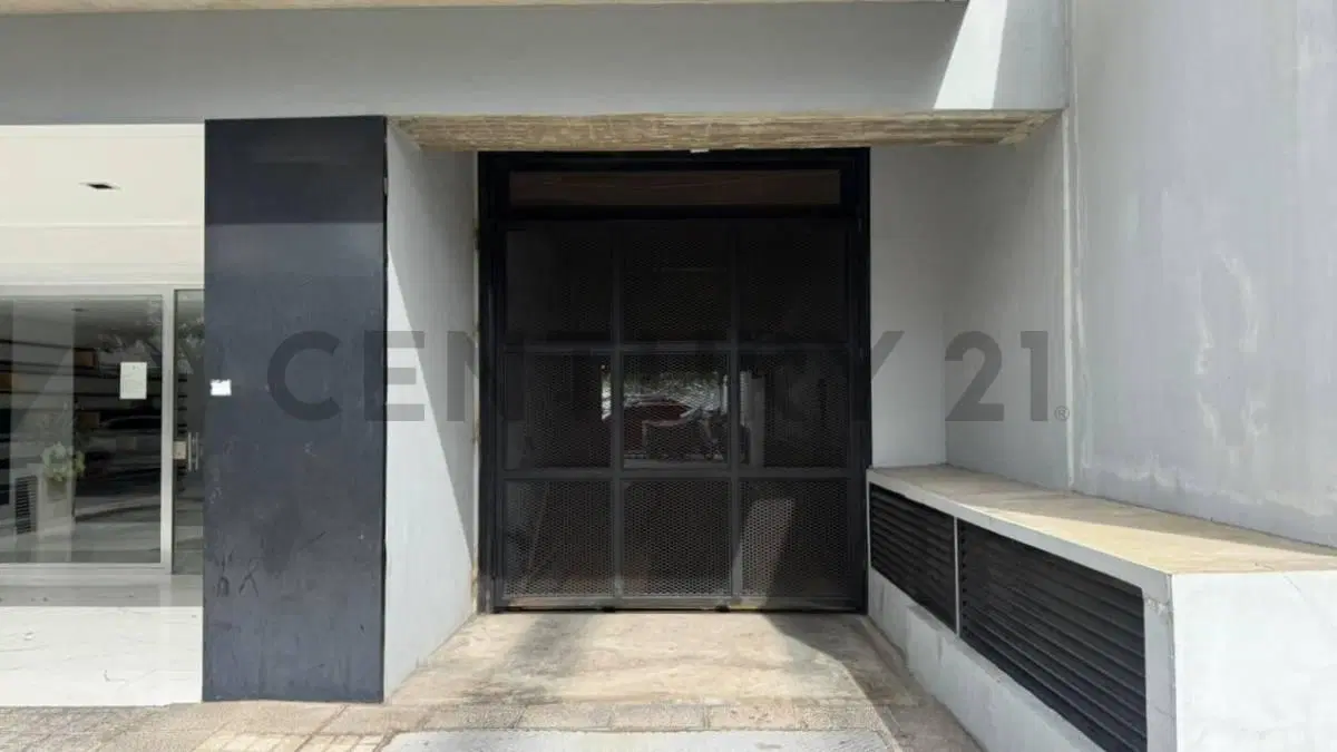 Venta Cochera en Agronomía 3
