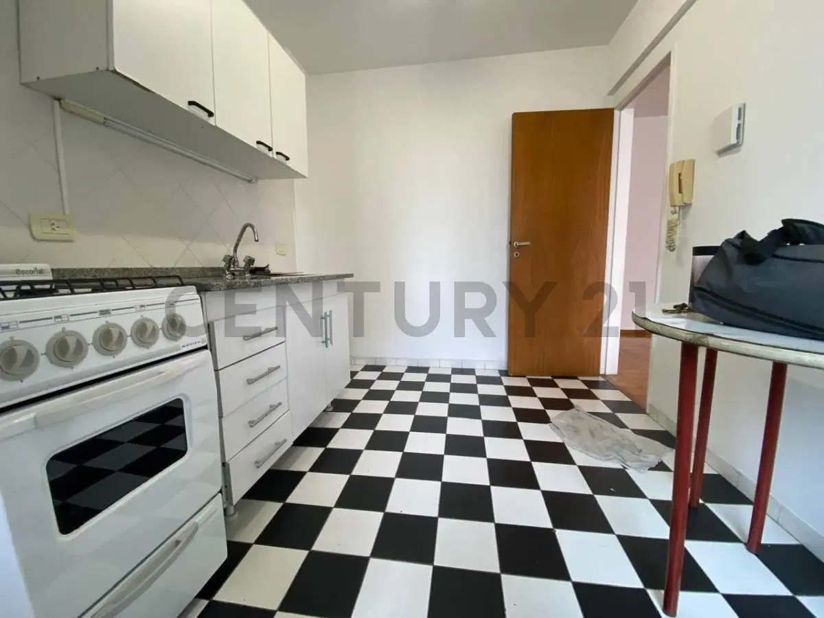 ALQUILER!! DEPARTAMENTO 2 AMBIENTES / MUY LUMINOSO - BALCON AL FRENTE! AV. CABILDO EN PALERMO! 5