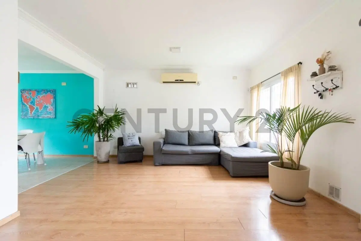 VENTA CASA 5 AMBIENTES CON GRAN JARDIN Y PARRILLA EN ITUZAINGÓ 3