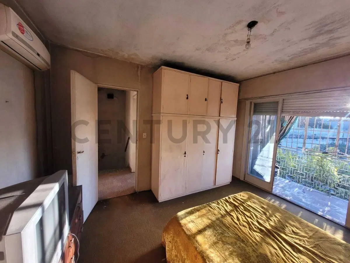 VENTA  CASA 5 AMBIENTES CESION DE DERECHOS POSESORIOS 3