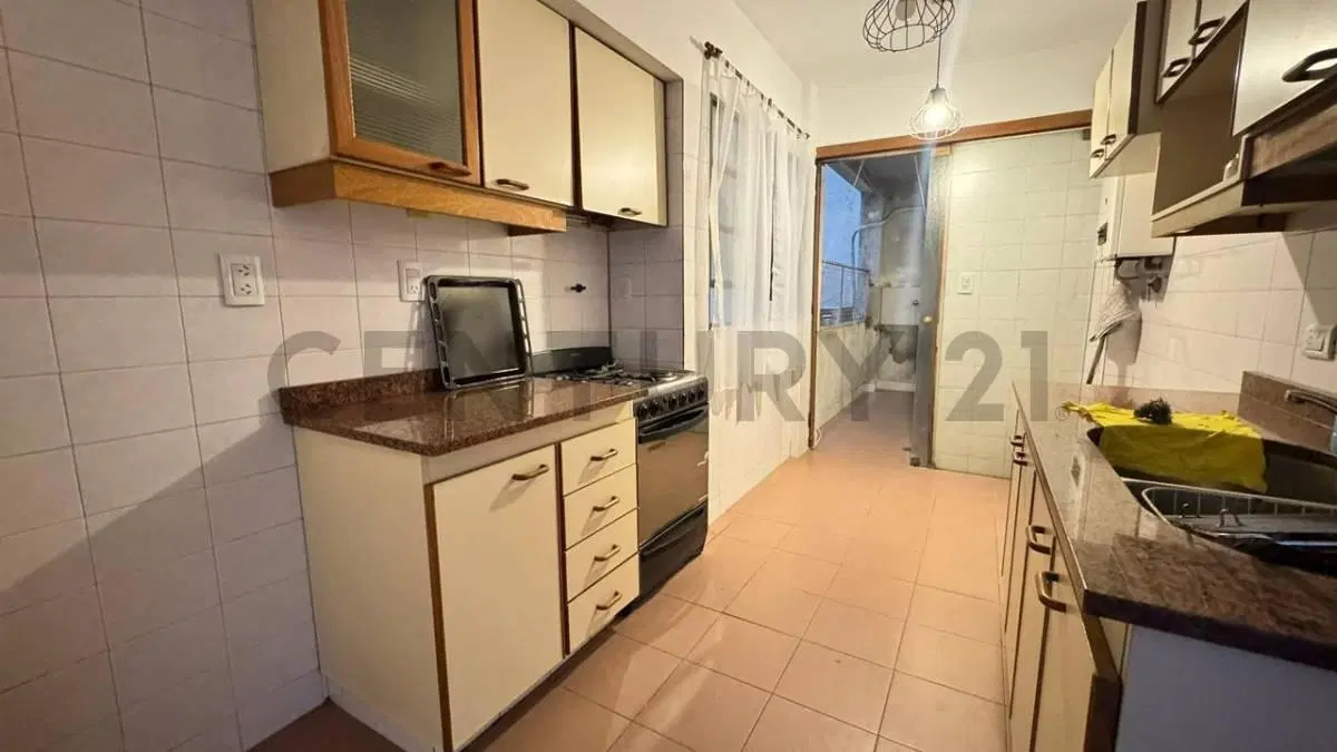 VENTA DEPARTAMENTO 4 ambientes con doble balcón en Olivos 4