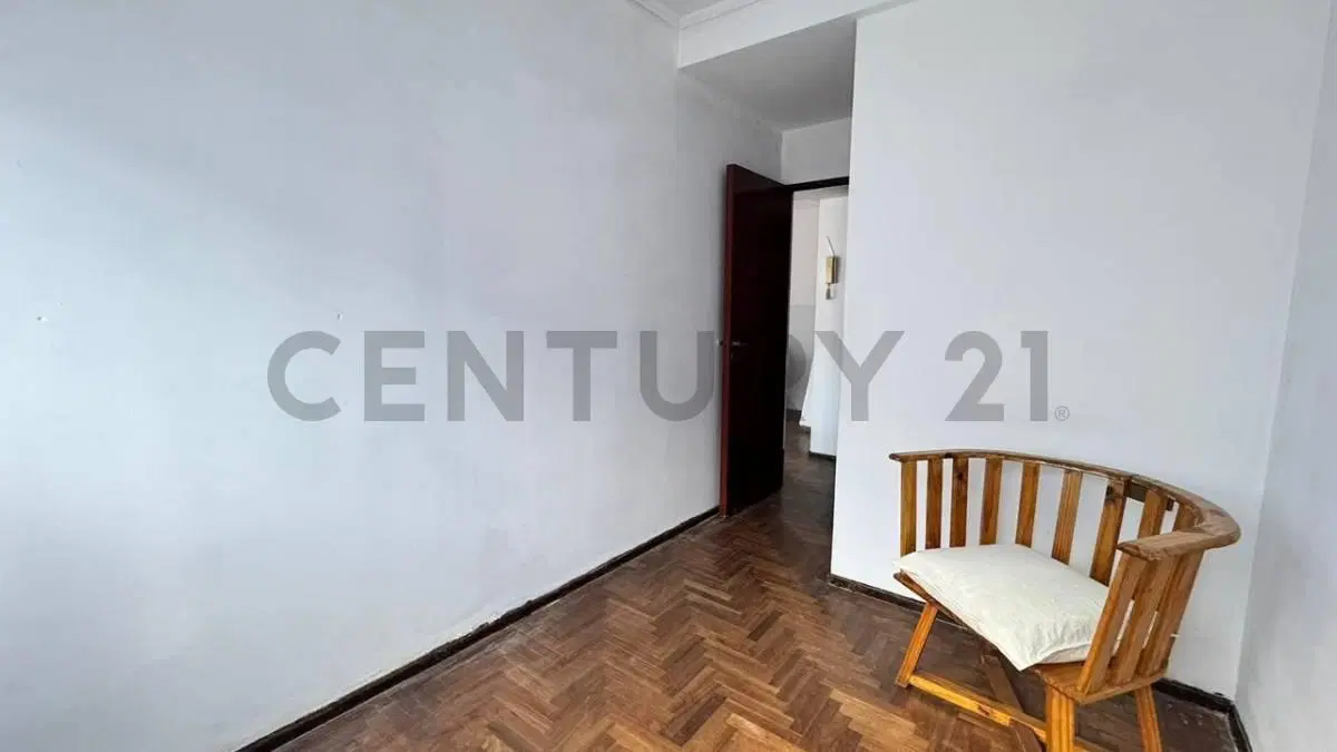 VENTA DEPARTAMENTO 4 ambientes con doble balcón en Olivos 5