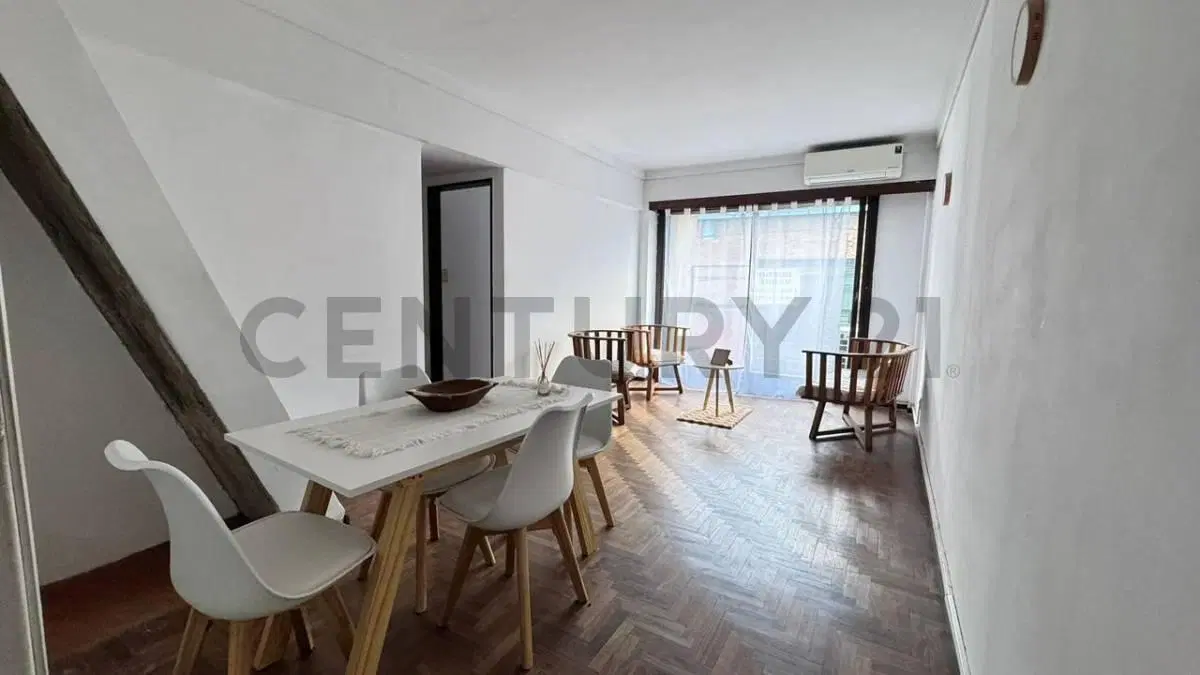 VENTA DEPARTAMENTO 4 ambientes con doble balcón en Olivos 2
