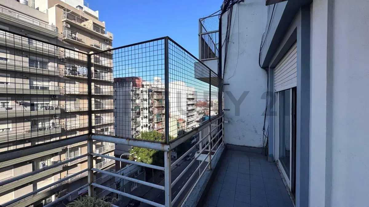 VENTA DPTO 3 AMBIENTES 7MO PISO CON BALCÓN AL FRENTE 5