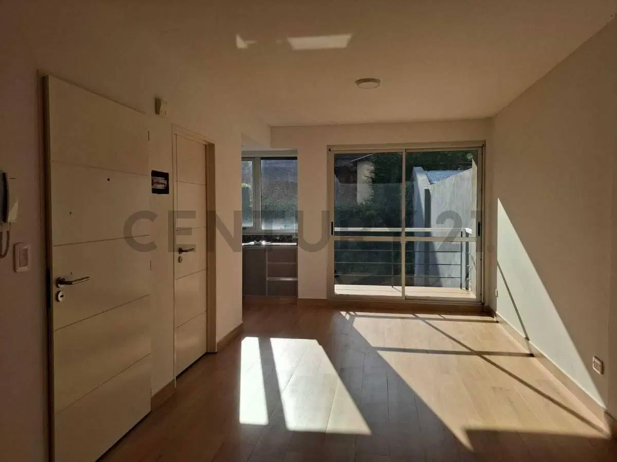 VENTA DE MONOAMBIENTE CON BALCON EN VILLA CRESPO 3