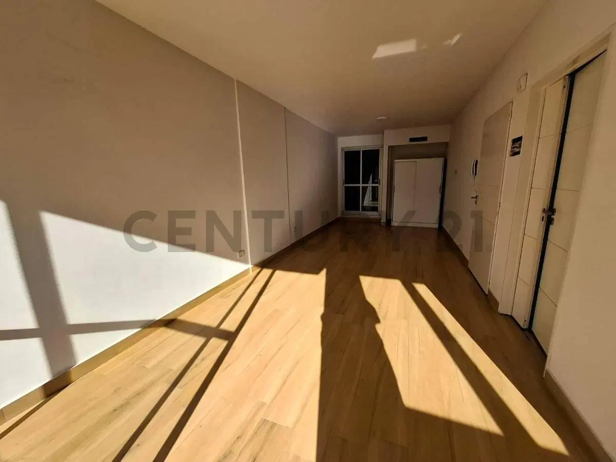 VENTA DE MONOAMBIENTE CONTRAFRENTE CON BALCON Y PATIO EN VILLA CRESPO 8