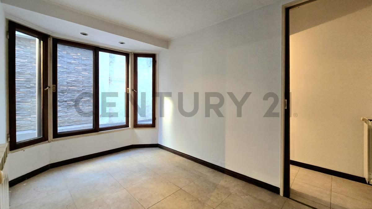 Foto de CASA VENTA COCHERA 5 AMBIENTES PATIO PARRILLA . VICTORIANO MONTES 4300, imagen 2