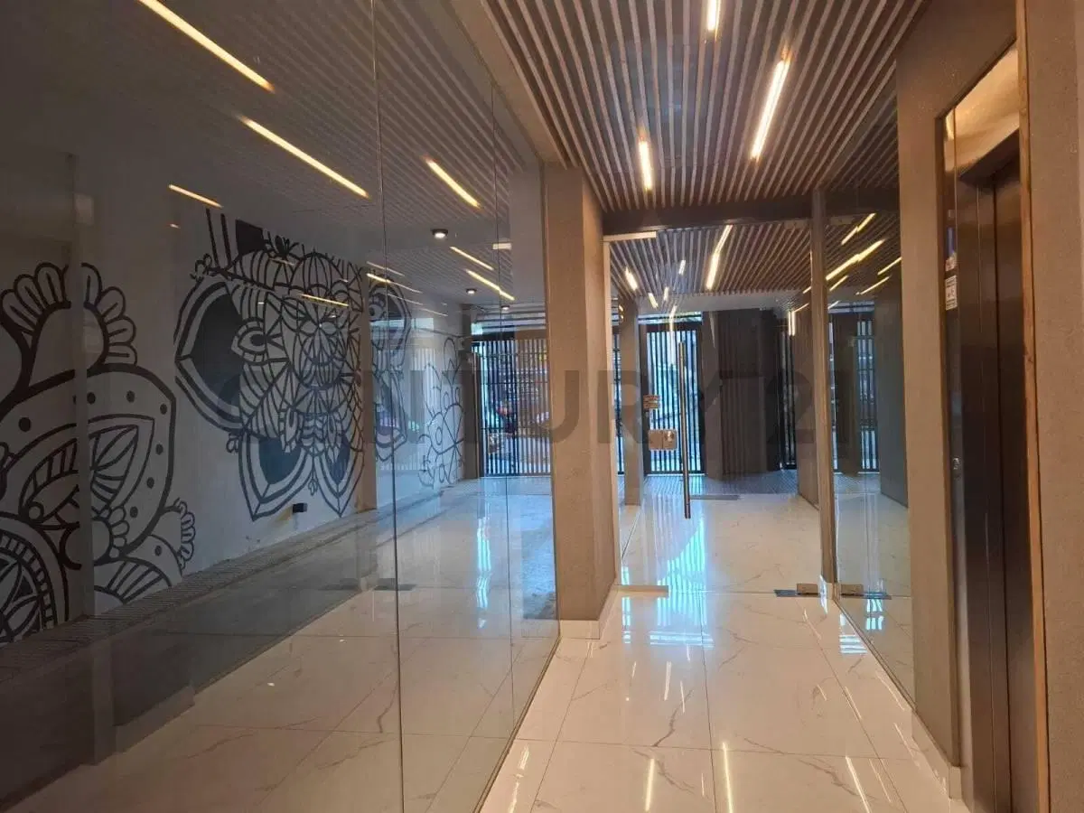 VENTA DE MONOAMBIENTE AL FRENTE CON BALCON Y PATIO EN VILLA CRESPO 4