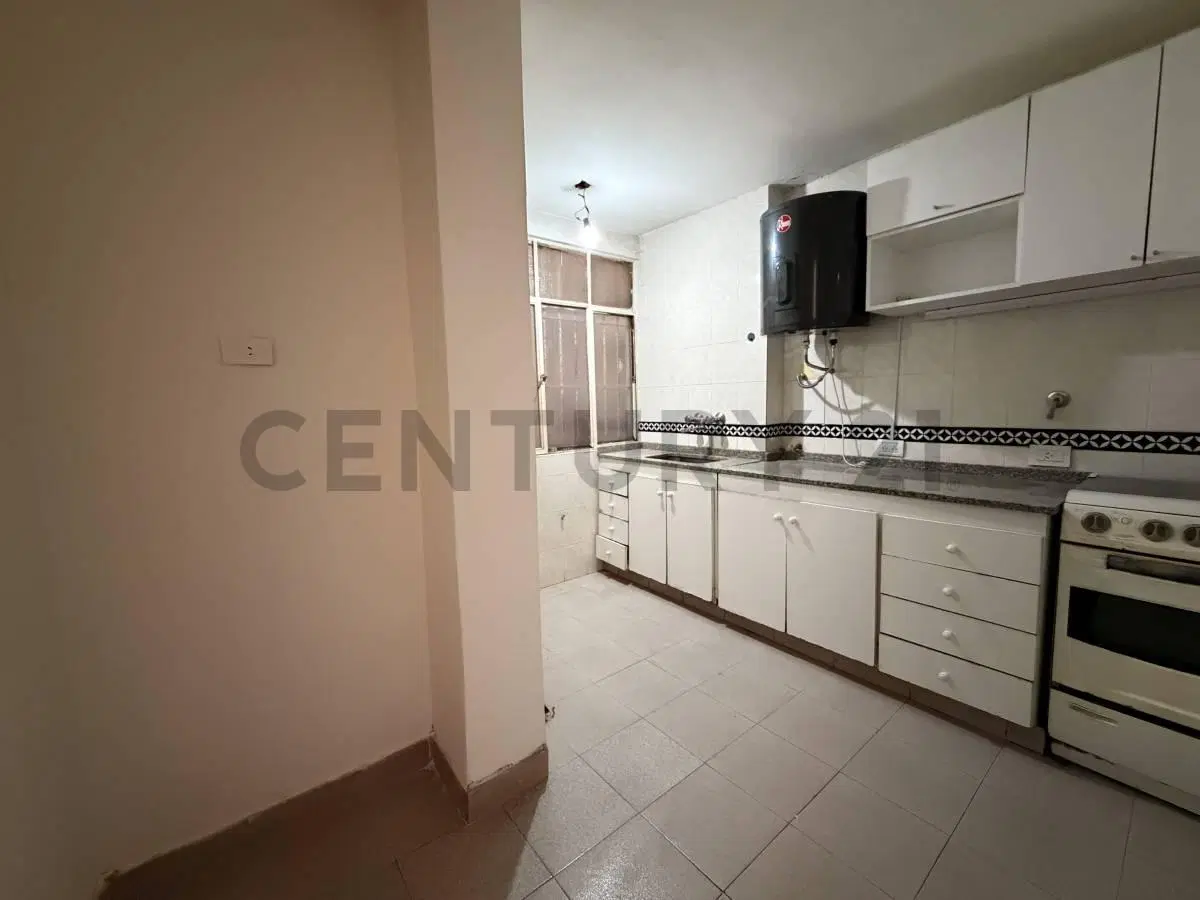 VENTA DEPARTAMENTO 4 ambientes con balcón en Caballito 3