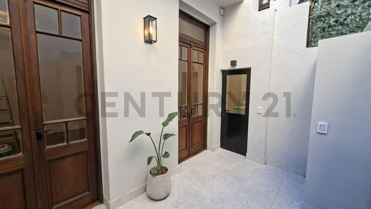VENTA PH 2 AMBIENTES  RECICLADO CON PATIO SIN EXPENSAS 3