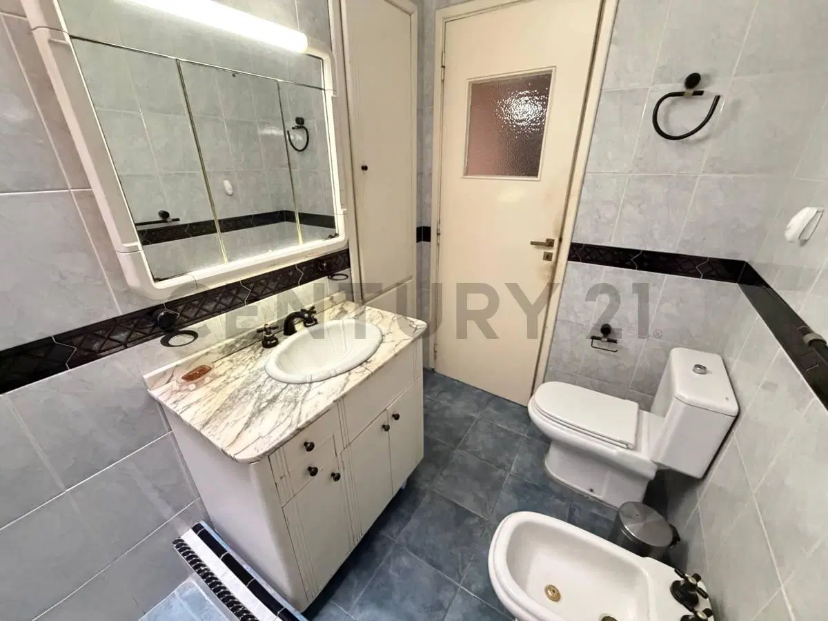 VENTA PH C/COCHERA RAMOS MEJIA 3 AMBIENTES CON PATIO Y TERRAZA 2