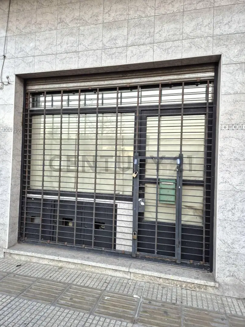 ALQUILER LOCAL/OFICINA SOBRE AVENIDA LAPRIDA - EXCELENTE ACCESO DESDE CABA 3