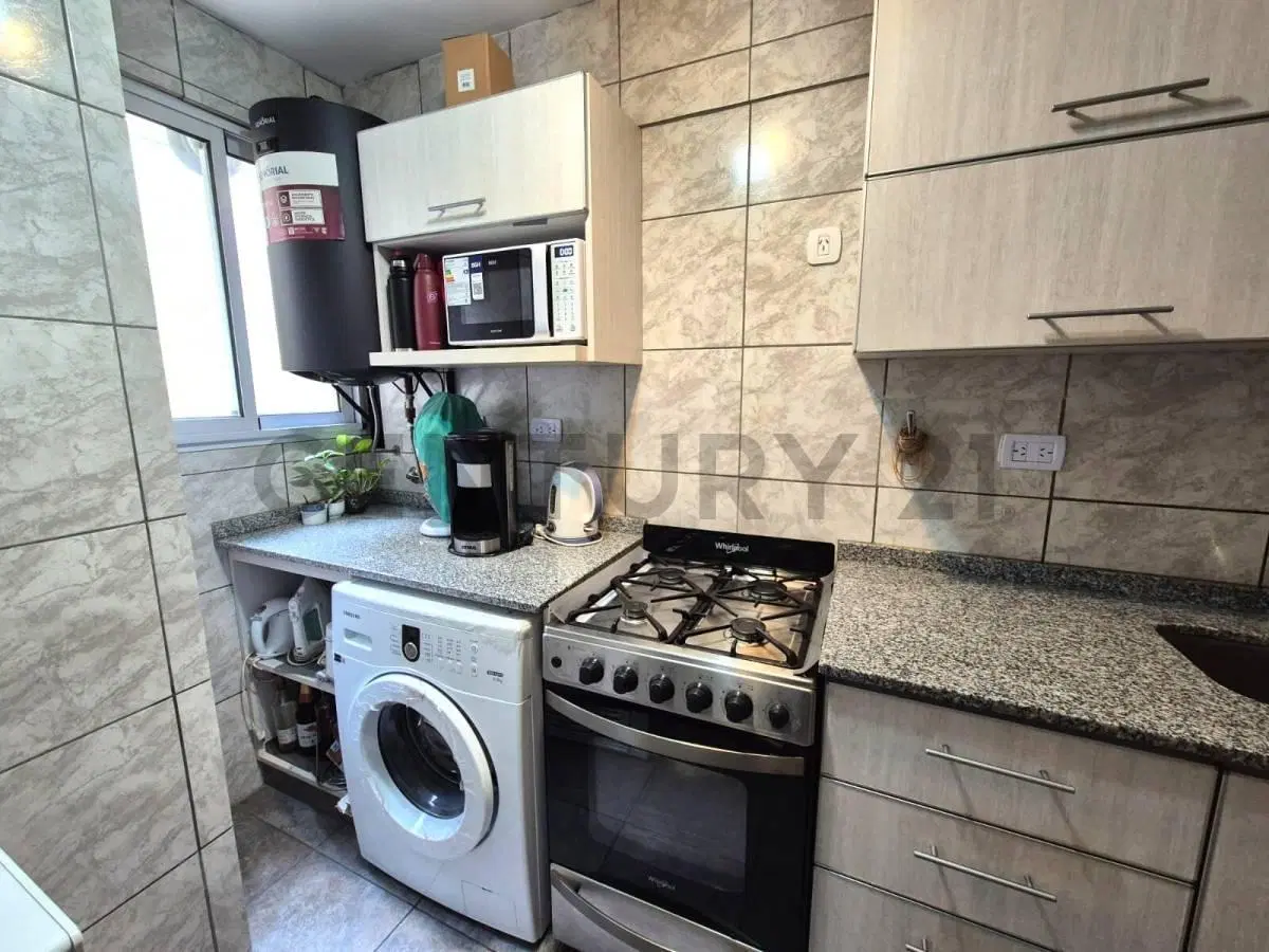 VENTA 3 AMBIENTES CON BALCON AL FRENTE - EXCELENTE UBICACION - SAAVEDRA 8