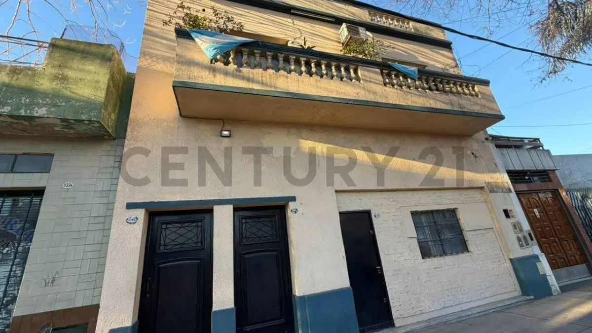 Venta local comercial con entrada independiente en Mataderos – Gran potencial de refacción 5