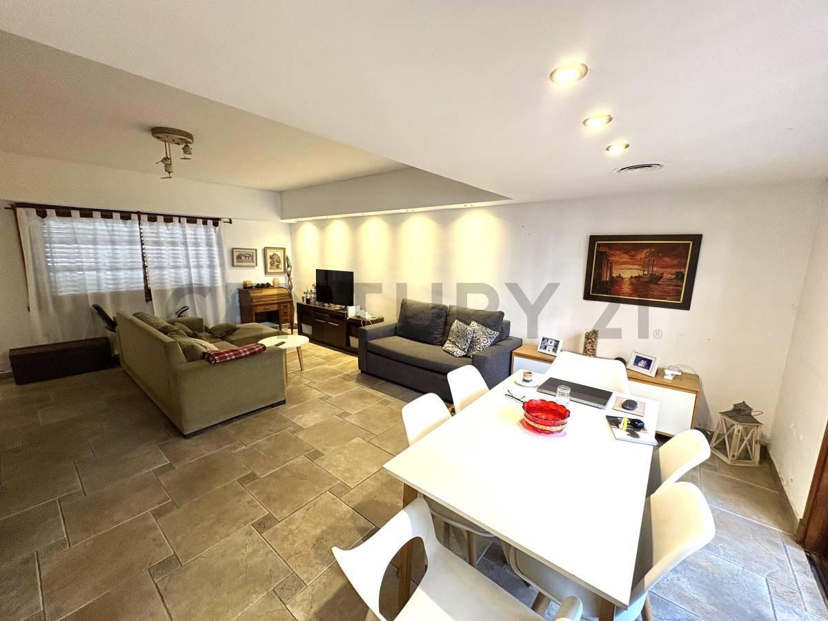 Foto de VENTA CASA 6 AMBIENTES GARAGE TOILLETE PARQUE PISCINA PARRILLA PATIO EN, imagen 4