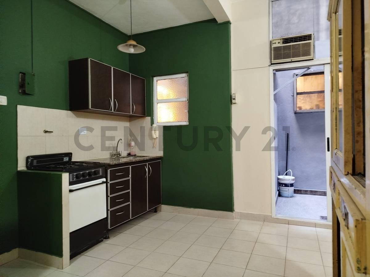 Foto de VENTA PH 3 AMB. EN MONTE CASTRO CON 2 PATIOS., imagen 1