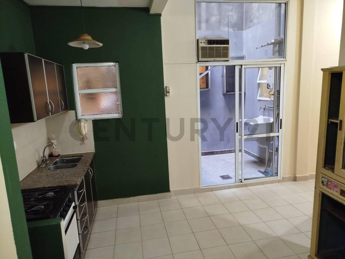 Foto de VENTA PH 3 AMB. EN MONTE CASTRO CON 2 PATIOS., imagen 2