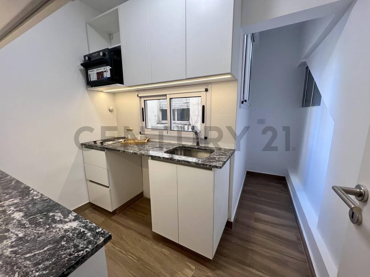 Foto de ALQUILER OFICINA / ESTUDIO / CONSULTORIO RECICLADO – DORREGO 2600, imagen 3