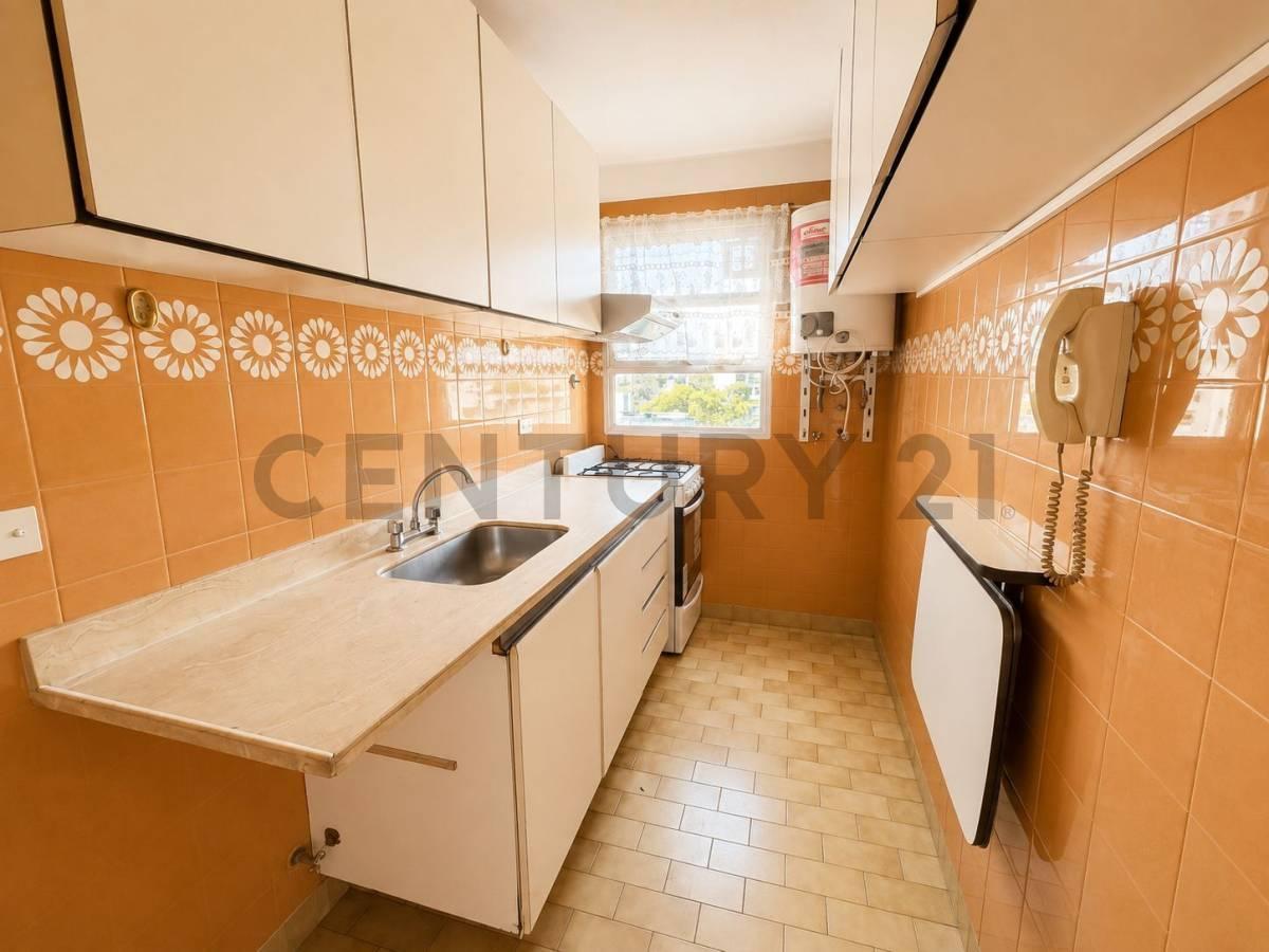 Foto de VENTA 2 AMBIENTES MUY LUMINOSO - APTO CREDITO - FLORESTA, imagen 5