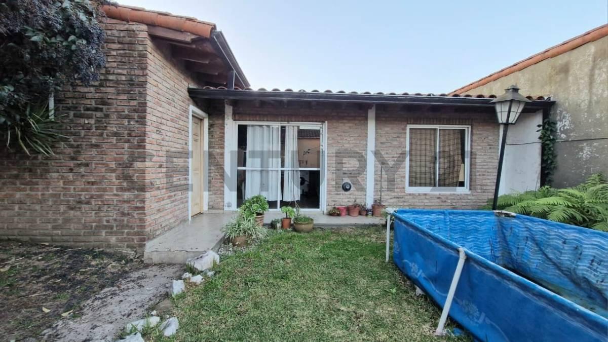 Foto de VENTA CASA CON JARDÍN, QUINCHO Y GARAGE EN EZPELETA – LOTE 10 X 30, imagen 3