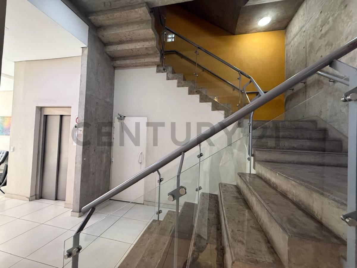 Foto de VENTA MONOAMBIENTE BALCÓN CORRIDO LUMINOSO VERSATIL IMPECABLE A/PROF, imagen 4